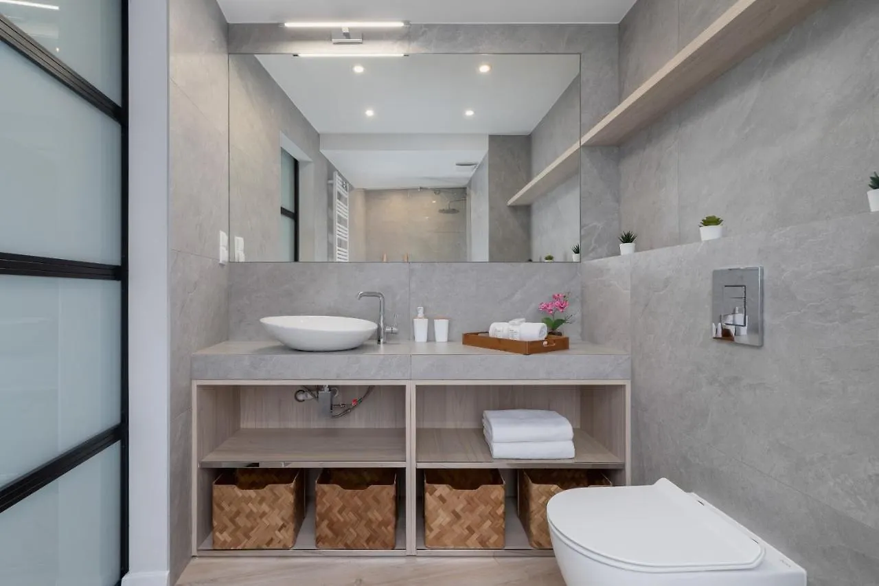 Deluxe City Studio With Parking Kacik 10 By Noclegi Renters Krakow Apartment
